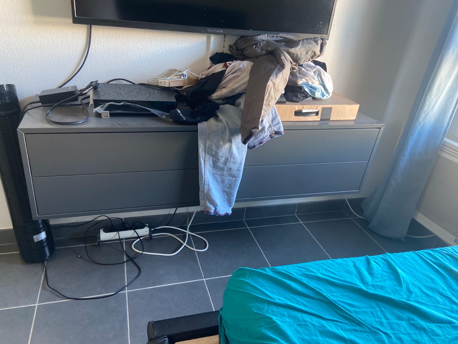 Débarras réalisé par Farah Débarras